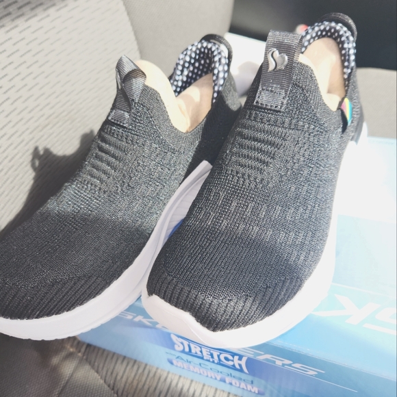 NWT sketchers stretch air cooled memory foam girls sneaker - Picture 1 of 4
